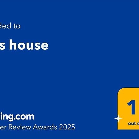 Ross House Apartment Фиумичино Екстериор снимка